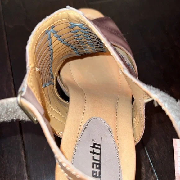 Earth women’s Libra heels - Picture 9 of 10